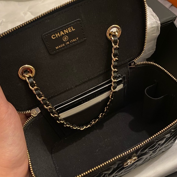 💋sold on Z elle💋 Vanity camellia. Like new - Picture 4 of 8